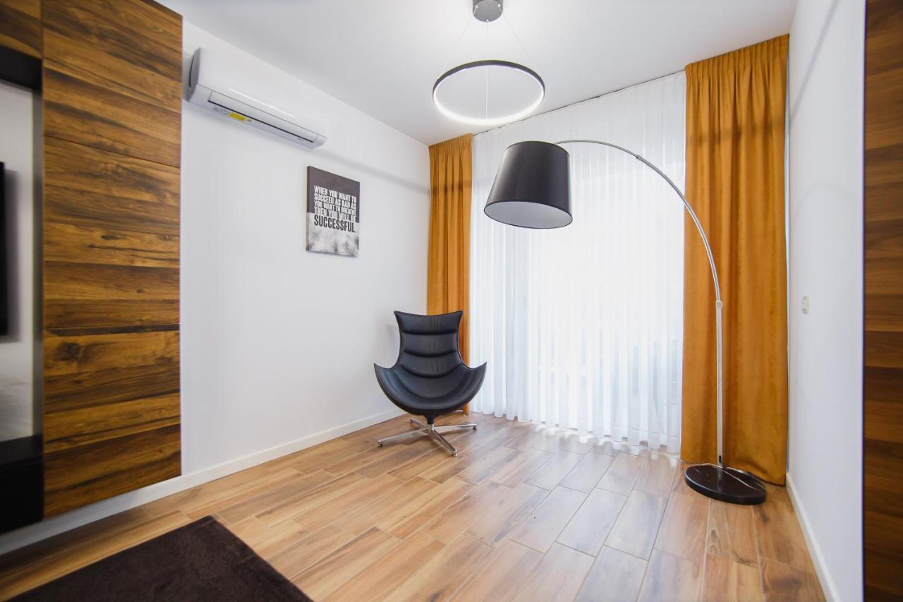 Chocolate Delight At West Residence Oradea Εξωτερικό φωτογραφία